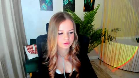 midnighteaura online show from April 8, 8:11 pm