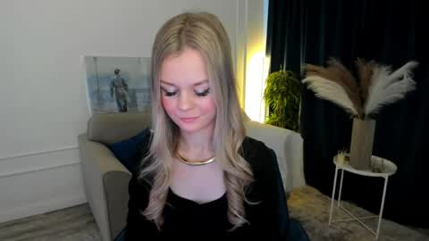 midnighteaura online show from April 21, 3:57 am