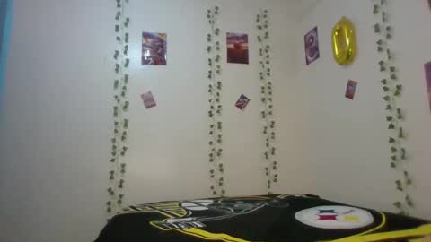 Naught Kelly online show from April 26, 5:32 pm