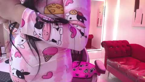 Miia  online show from April 24, 12:30 pm