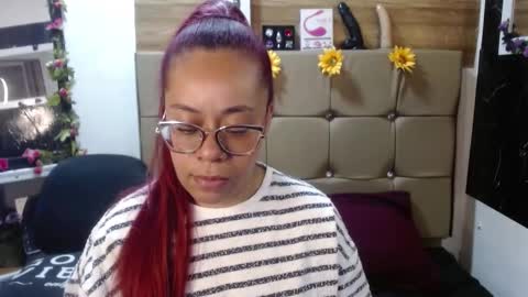 Snapshot of miia_spencer_ chatting on October 6, 5:18 pm miia online show from October 6, 5:18 pm