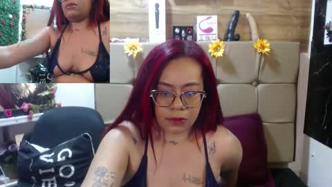 Snapshot of miia_spencer_ chatting on September 25, 7:01 pm miia online show from September 25, 7:01 pm