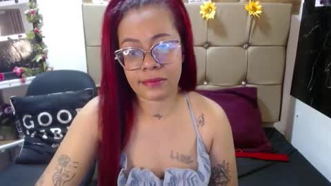 Snapshot of miia_spencer_ chatting on October 14, 5:37 pm miia online show from October 14, 5:37 pm