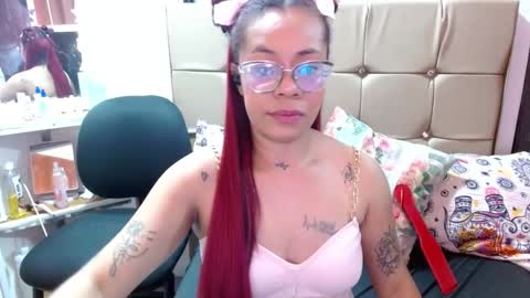 Snapshot of miia_spencer_ chatting on February 20, 4:39 am miia online show from February 20, 4:39 am