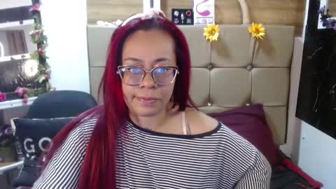 Snapshot of miia_spencer_ chatting on October 15, 7:05 pm miia online show from October 15, 7:05 pm