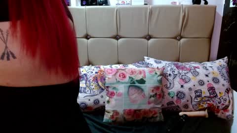 Snapshot of miia_spencer_ chatting on February 5, 5:10 pm miia online show from February 5, 5:10 pm