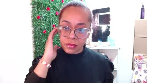 Snapshot of miia_spencer_ chatting on January 23, 10:33 pm miia online show from January 23, 10:33 pm