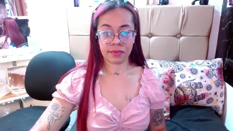 Snapshot of miia_spencer_ chatting on January 7, 5:42 pm miia online show from January 7, 5:42 pm