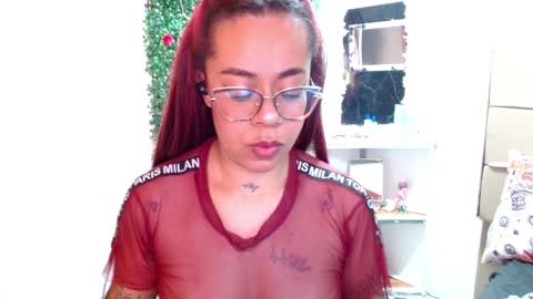 Snapshot of miia_spencer_ chatting on December 5, 6:21 am miia online show from December 5, 6:21 am