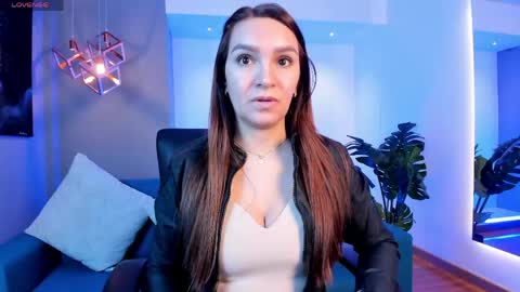 Miia 3 online show from April 22, 11:51 am