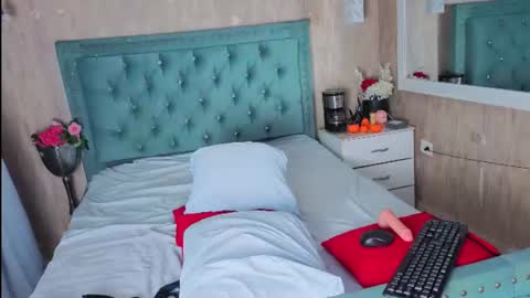 miia_velvett online show from July 28, 3:21 pm