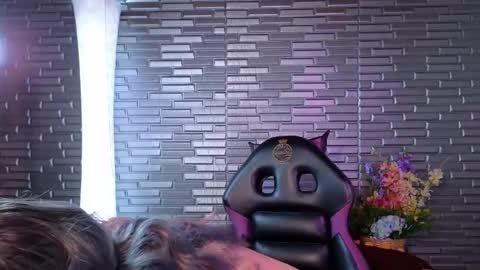 Snapshot of miia_zarate chatting on October 11, 9:28 pm Ma - online show from October 11, 9:28 pm
