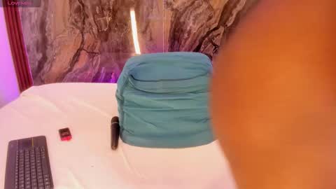 Mia collins online show from January 5, 5:27 pm