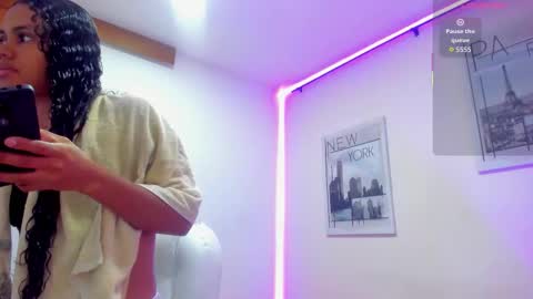 mia sofia online show from January 10, 11:59 am