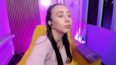 miilu  online show from April 18, 3:53 am