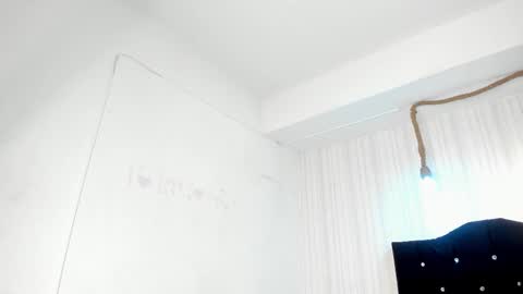 Snapshot of miku_katsuragi chatting on September 30, 1:44 am miku katsuragi online show from September 30, 1:44 am