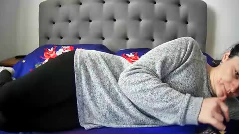 Mikyloveu online show from April 4, 3:11 pm