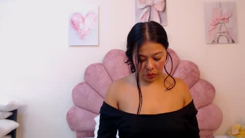 mila_adamss online show from April 25, 1:41 pm