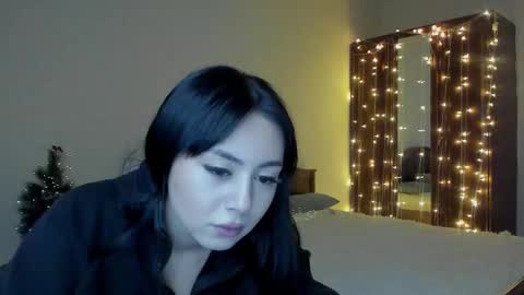 mila_dance_ online show from December 16, 8:15 pm