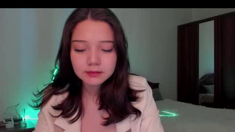 mila_dance_ online show from February 17, 12:15 pm