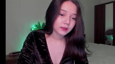 mila_dance_ online show from February 8, 12:42 pm