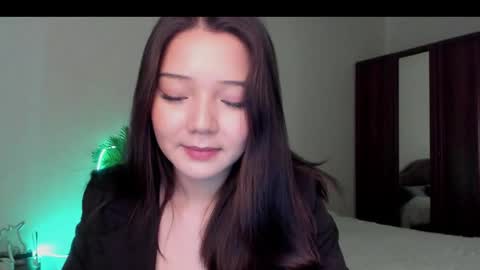 mila_dance_ online show from February 19, 12:48 pm