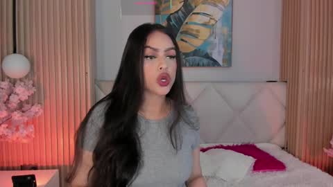 mila_hank online show from April 24, 12:30 pm