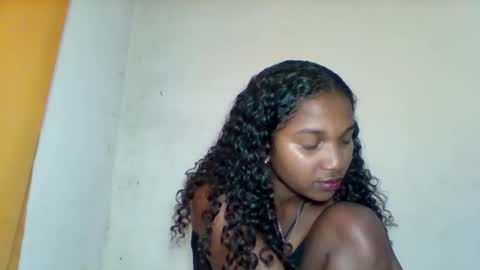 mila_lunah online show from April 25, 12:41 pm
