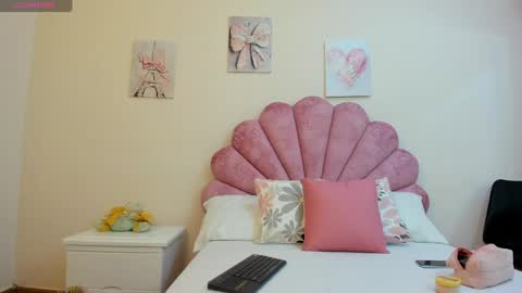 mila online show from June 6, 11:05 am