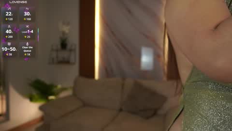 milacrave online show from November 15, 12:06 pm