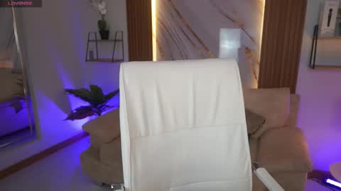 milacrave online show from December 20, 11:58 am