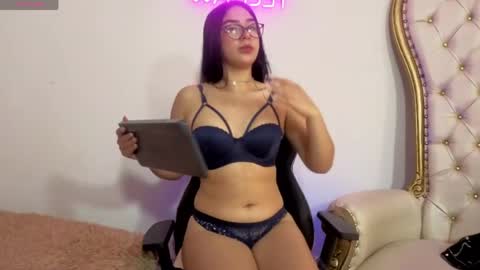 milah_tay online show from March 31, 11:43 am