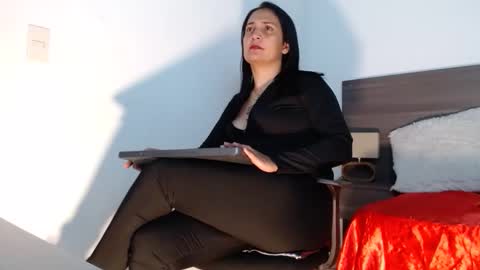 mila online show from February 20, 7:04 pm