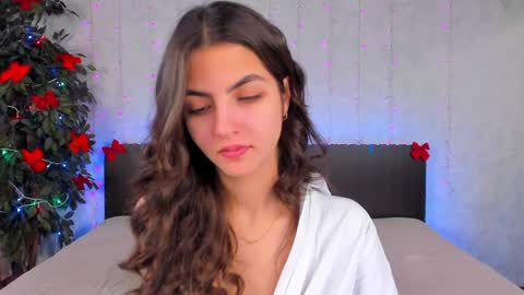 Snapshot of milana_crystal_ chatting on January 19, 8:18 am Milana online show from January 19, 8:18 am