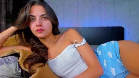 Snapshot of milana_crystal_ chatting on October 9, 7:23 am Milana online show from October 9, 7:23 am
