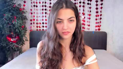 Snapshot of milana_crystal_ chatting on February 24, 7:53 am Milana online show from February 24, 7:53 am