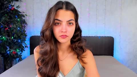 Snapshot of milana_crystal_ chatting on January 30, 8:11 am Milana online show from January 30, 8:11 am