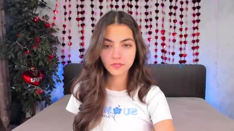 Snapshot of milana_crystal_ chatting on February 23, 8:11 am Milana online show from February 23, 8:11 am