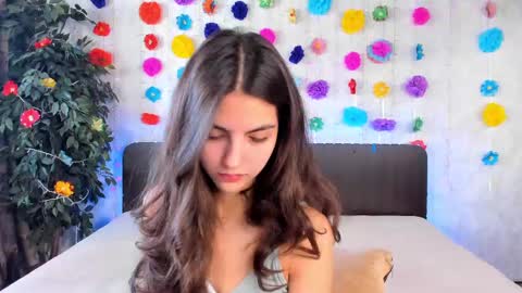 Snapshot of milana_crystal_ chatting on March 8, 8:29 am Milana online show from March 8, 8:29 am