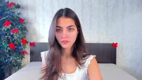 Snapshot of milana_crystal_ chatting on January 4, 8:17 am Milana online show from January 4, 8:17 am