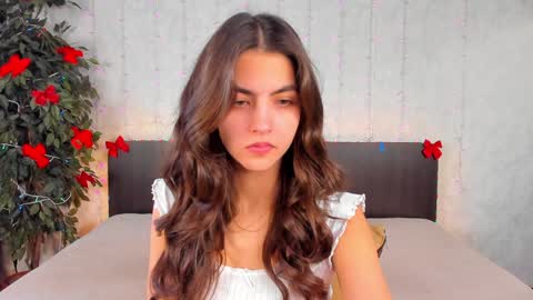 Snapshot of milana_crystal_ chatting on January 15, 8:09 am Milana online show from January 15, 8:09 am