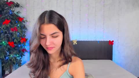 Snapshot of milana_crystal_ chatting on January 9, 8:13 am Milana online show from January 9, 8:13 am