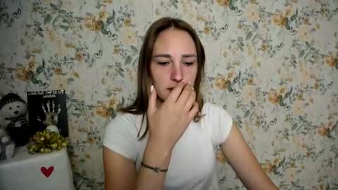 Snapshot of milana_cutie_ chatting on September 15, 5:49 am Milana online show from September 15, 5:49 am