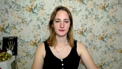 Snapshot of milana_cutie_ chatting on October 6, 5:46 am Milana online show from October 6, 5:46 am