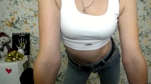 Snapshot of milana_cutie_ chatting on October 10, 7:02 am Milana online show from October 10, 7:02 am