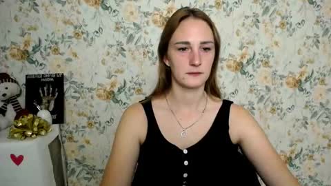 Snapshot of milana_cutie_ chatting on October 2, 5:56 am Milana online show from October 2, 5:56 am