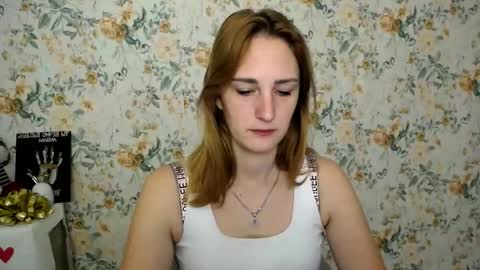 Snapshot of milana_cutie_ chatting on October 14, 6:05 am Milana online show from October 14, 6:05 am