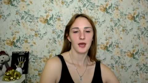 Snapshot of milana_cutie_ chatting on October 8, 6:18 am Milana online show from October 8, 6:18 am