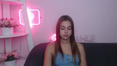 Snapshot of milanaangelas chatting on September 29, 5:56 am milanaangelas online show from September 29, 5:56 am