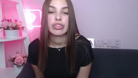 Snapshot of milanaangelas chatting on March 2, 3:42 pm milanaangelas online show from March 2, 3:42 pm